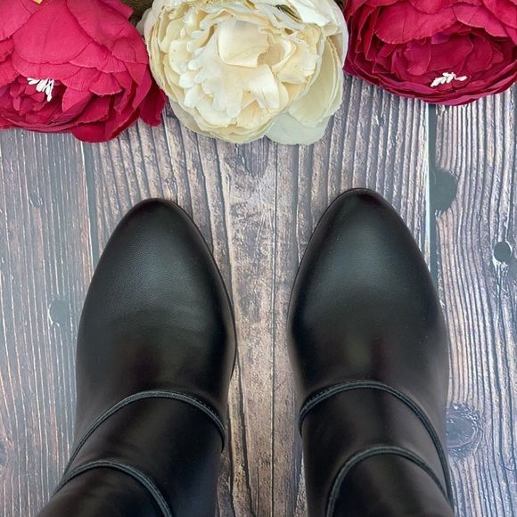 Adrienne Vittadini Black Trella Booties 8M - Picture 4 of 8